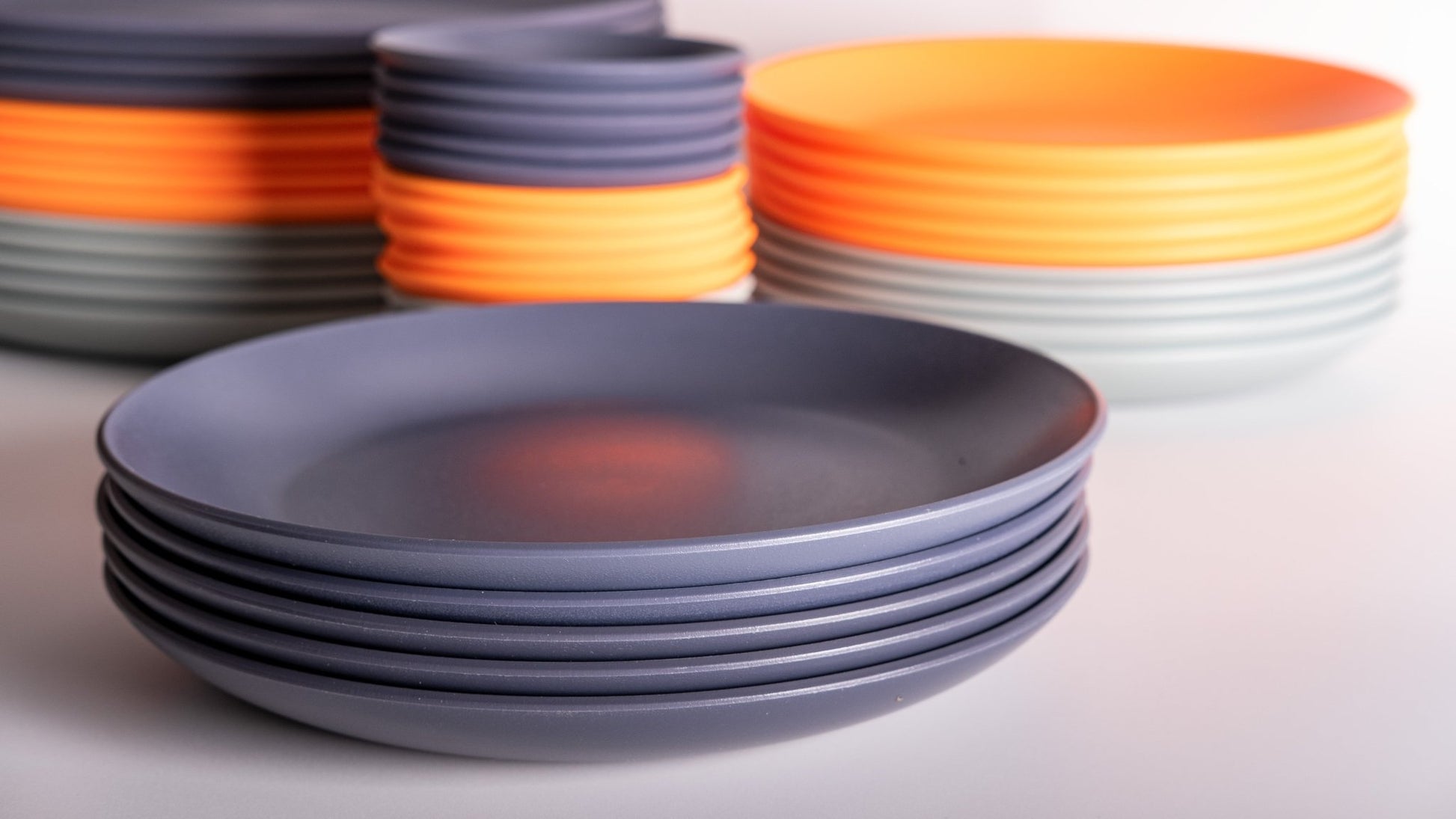 Simple Design Solid Colour 8 Inch Middle Plastic Dinner Plates - fabufabu design store