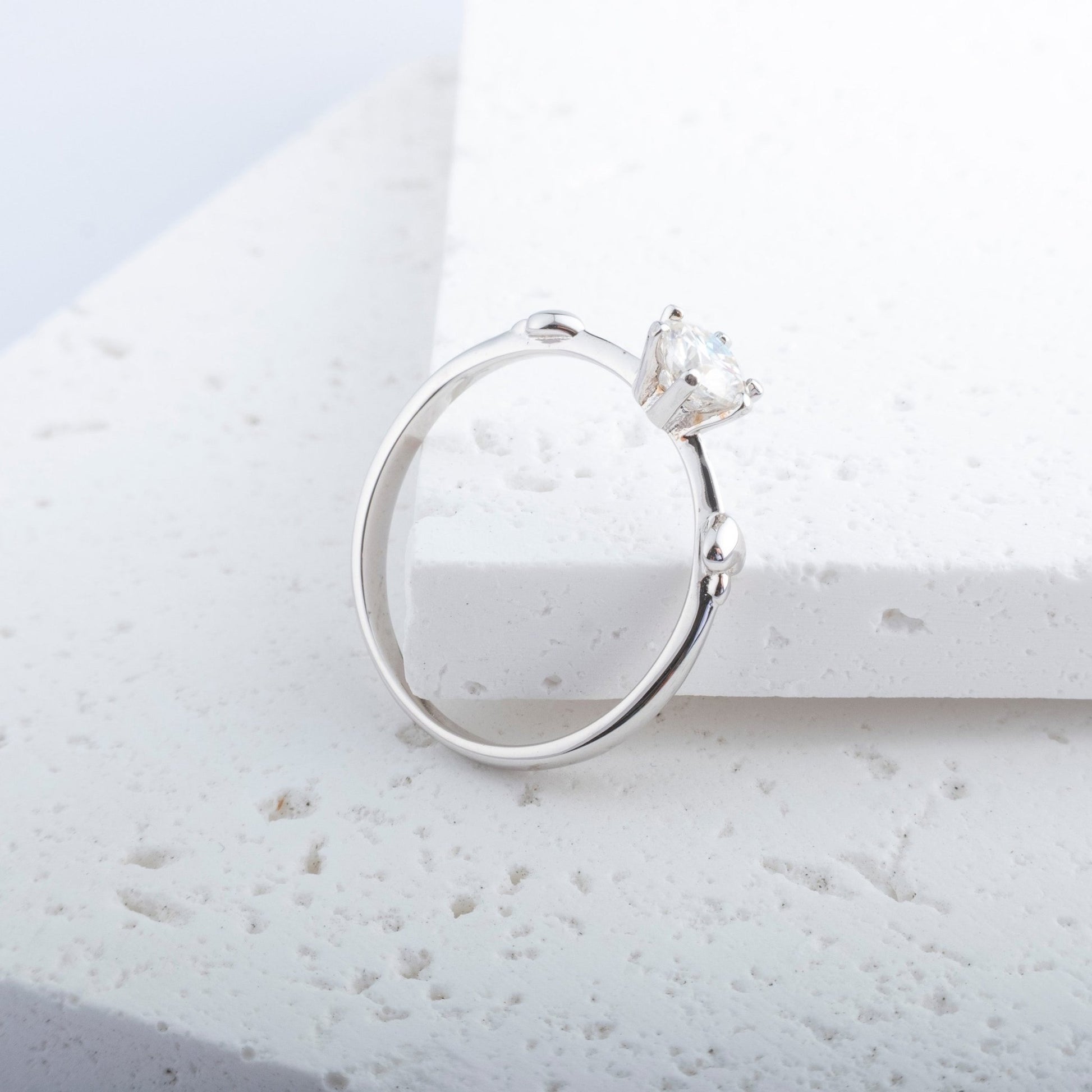 Solitaire Moissanite Heart - to - Heart Ring - fabufabu design store